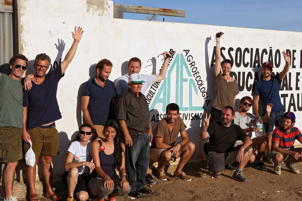 VEJA - Fair trade from cotton fields to shipping and financing