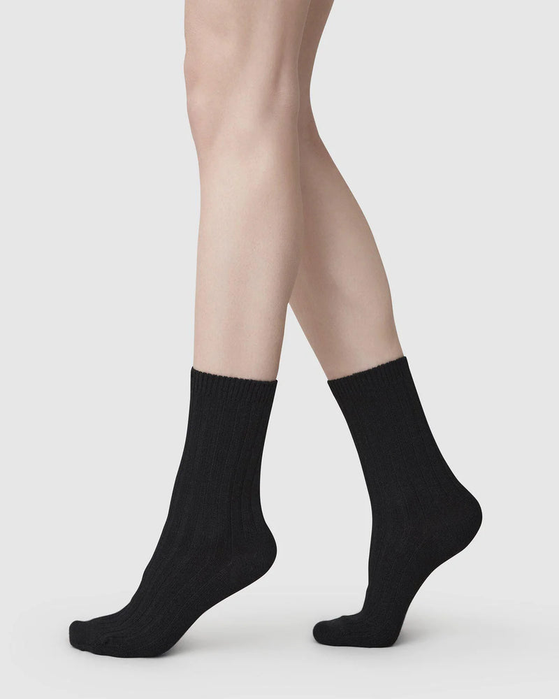 SWEDISH STOCKINGS Bodil chunky socks black