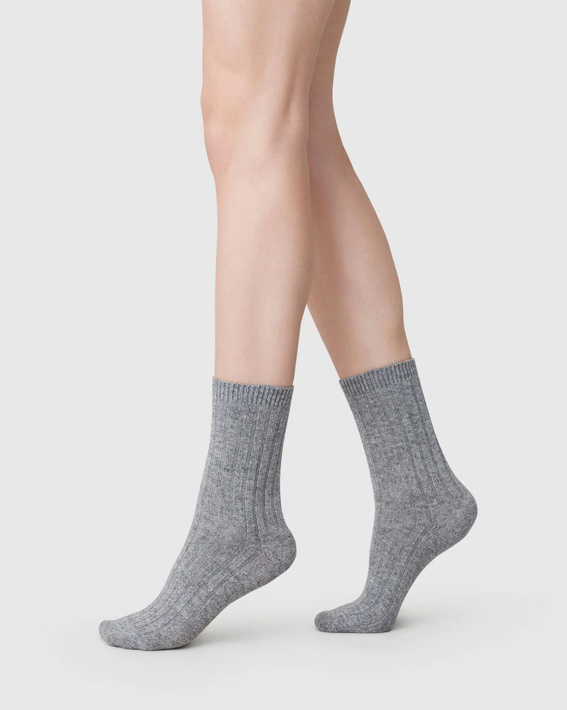 SWEDISH STOCKINGS Bodil chunky socks grey
