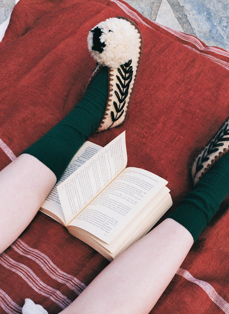 GIVE A PON Siga siga slippers