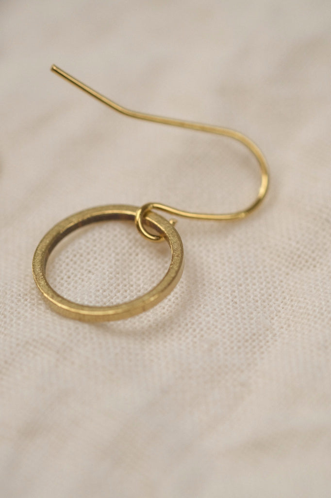 BRASSCAKE Circle hook earrings