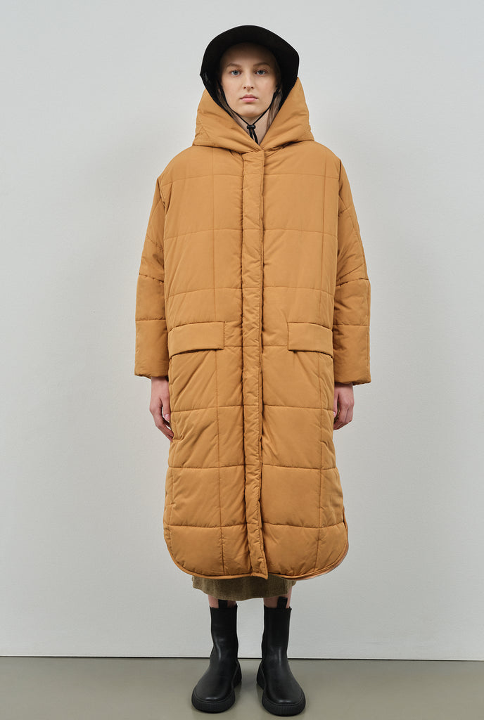 EMBASSY OF BRICKS AND LOGS Saskatoon Down Parka Brown sugar