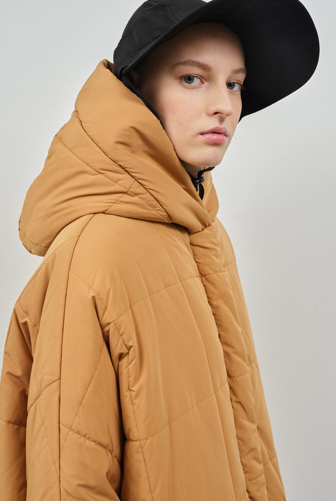 EMBASSY OF BRICKS AND LOGS Saskatoon Down Parka Brown sugar