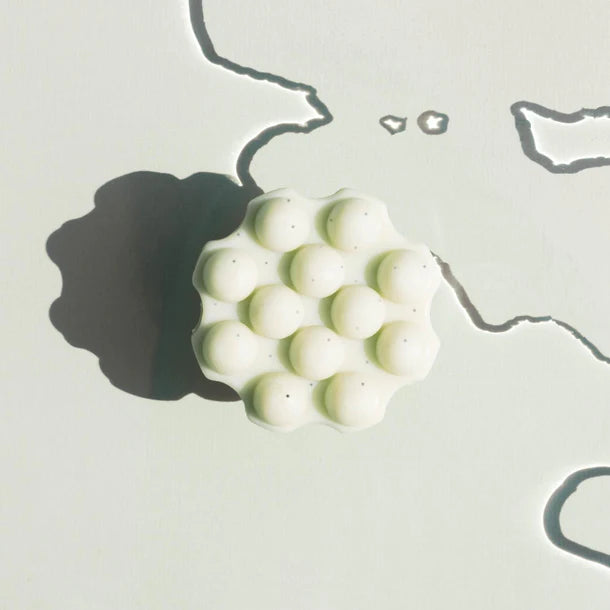 WONDR Energizing ginger scrub bar