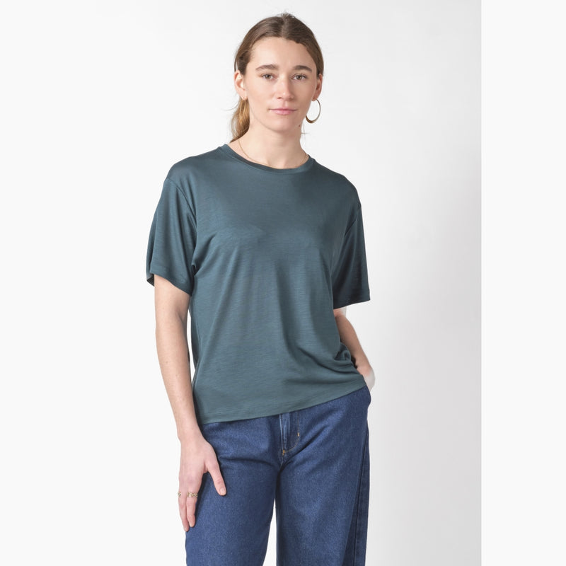 KLITMØLLER Rose lyocell tee moss green women
