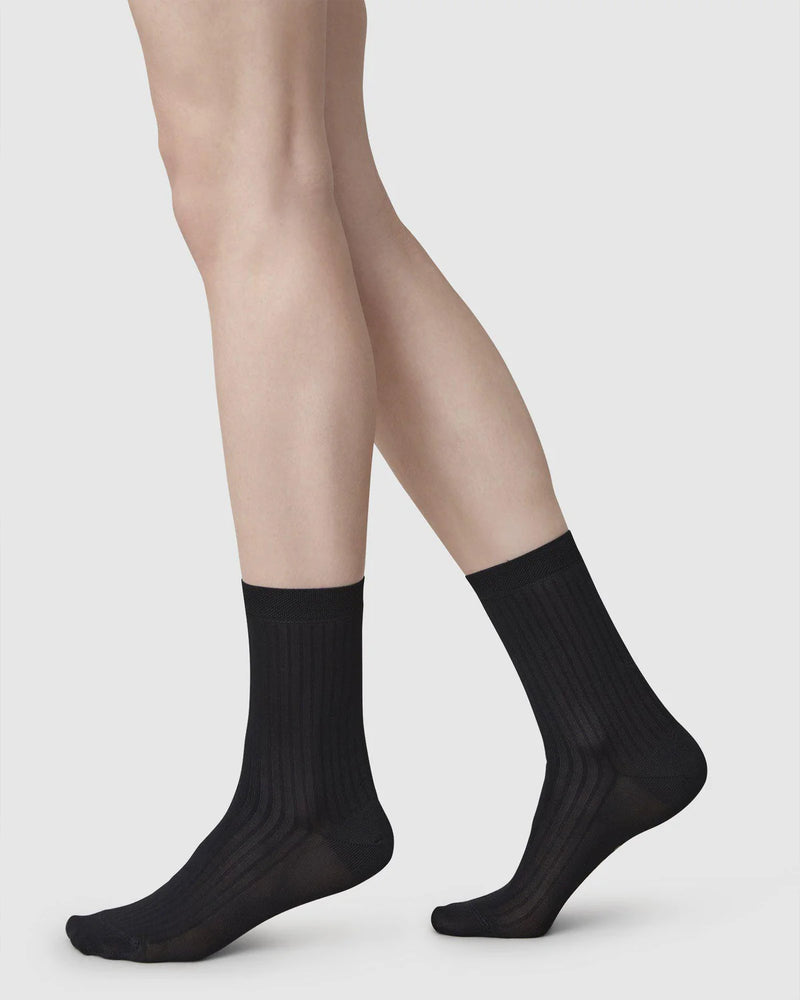 SWEDISH STOCKINGS Alexa silk touch socks black