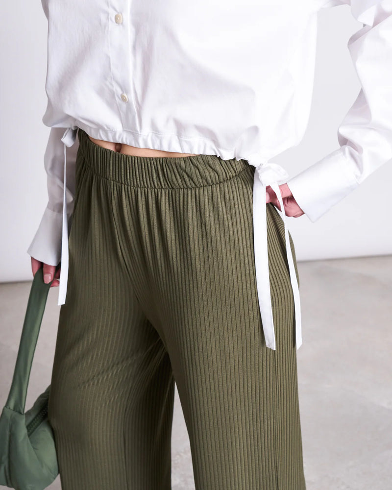 JAN 'N JUNE Smilla trousers dark olive women