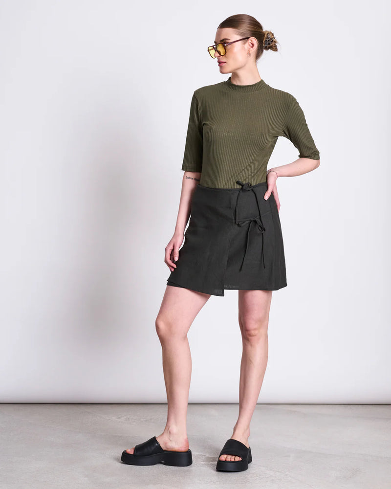 JAN 'N JUNE Nina rib t-shirt dark olive women