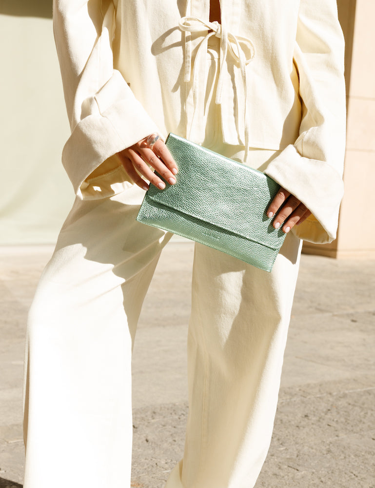 ANN KURZ Thin clutch metallic provence women