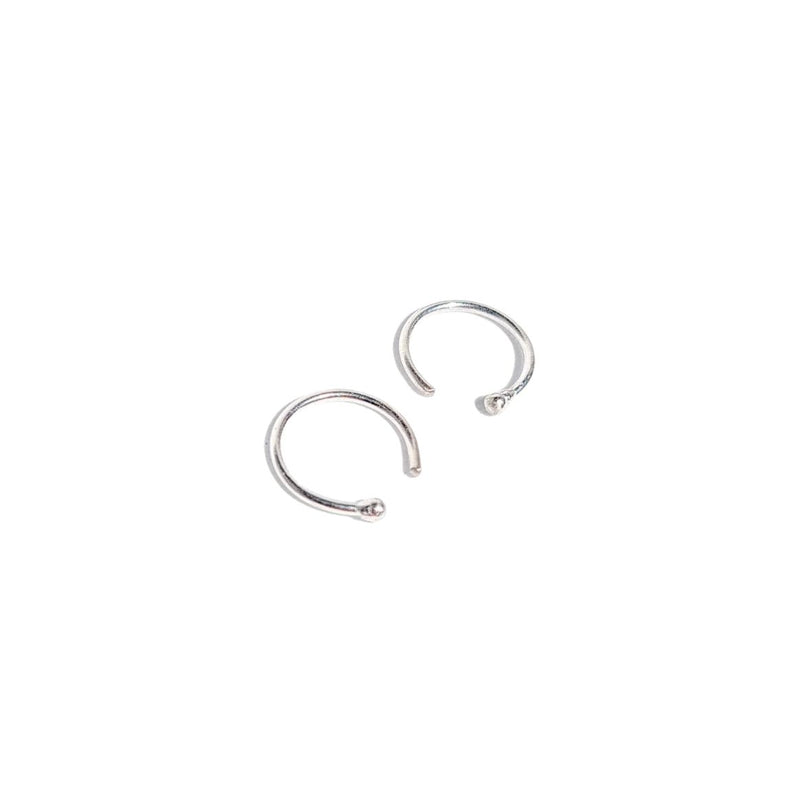 LILO JEWELRY Small round hugger earrings silver