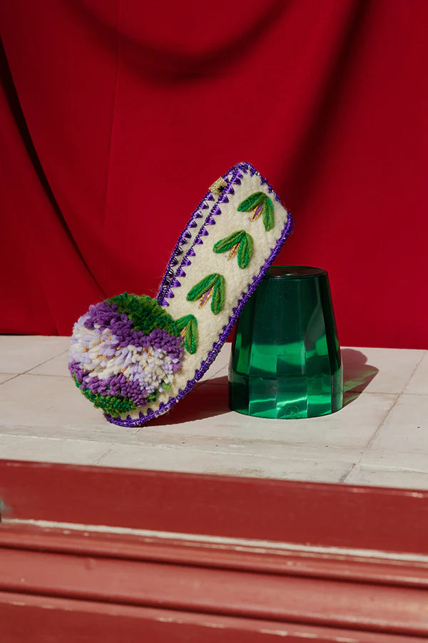 GIVE A PON Mousakas slippers