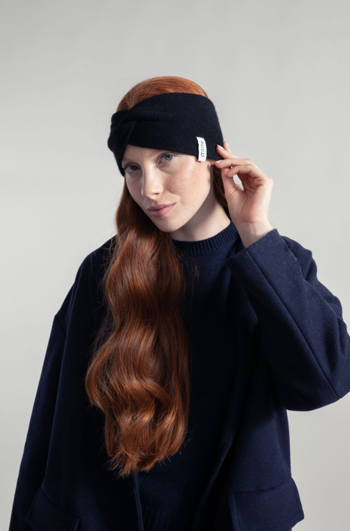 RIFO Nadia recycled cashmere headband black ardesia women