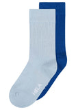 Twee paar geribde sokken in licht en donker blauw kleur.