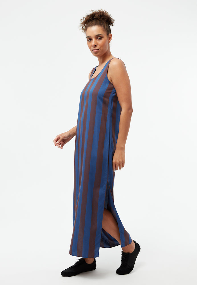 GIVN BERLIN Lotta maxi dress blazing blue chocolate brown women