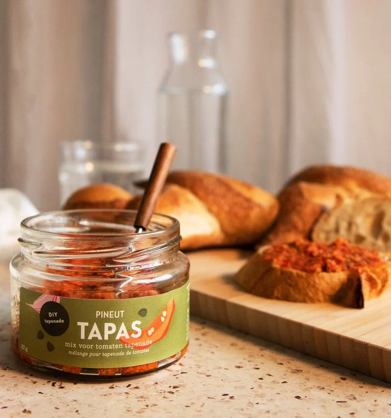 PINEUT Tomato tapenade