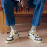 VEJA V-82 white natural kaki men