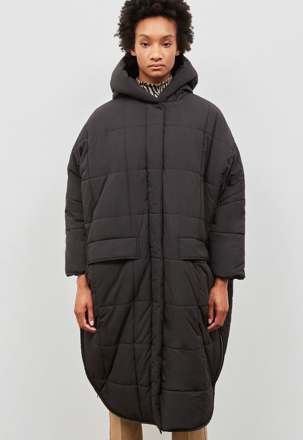 EMBASSY OF BRICKS AND LOGS Saskatoon Down Parka black