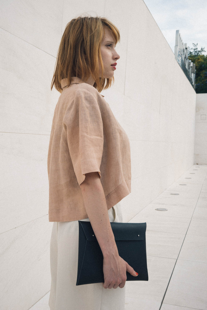 WALK WITH ME Small Document Organizer Black