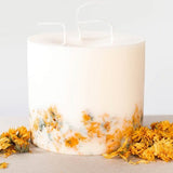 The Munio Marigold flowers candle 1700ml