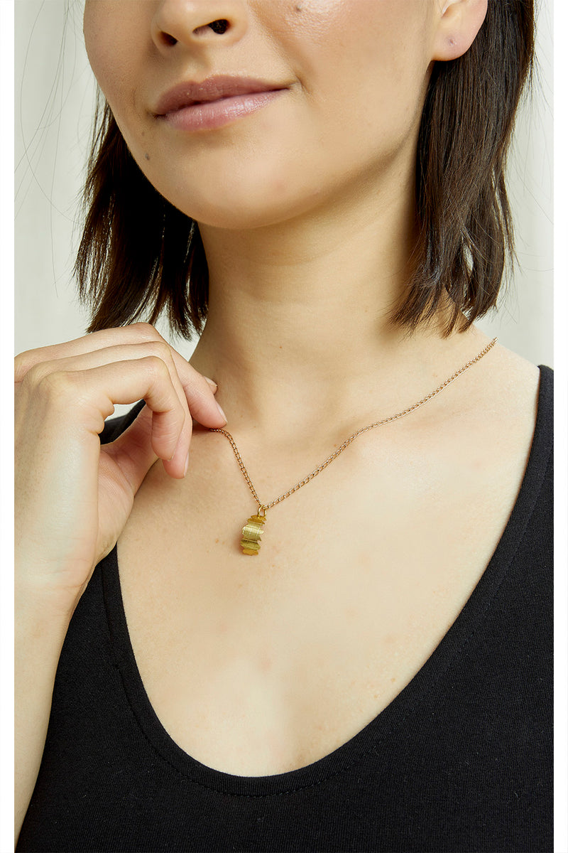 PEOPLE TREE Leaf Necklace Brass B464UF