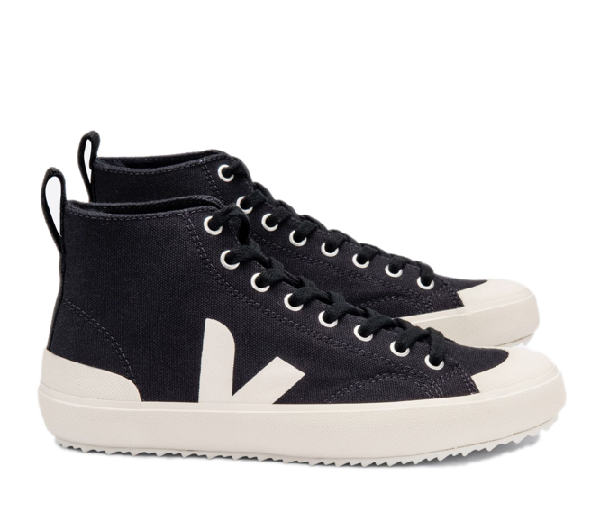 Veja 2025 black canvas