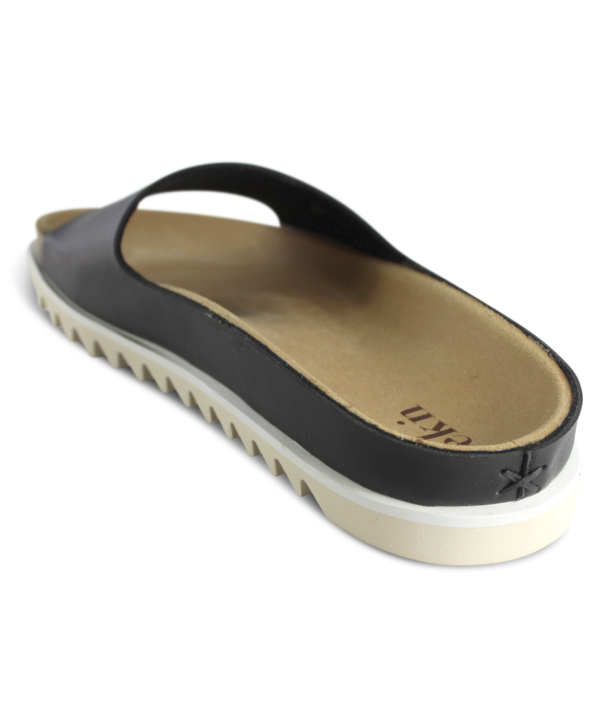 ekn Palm sandal black vegan women